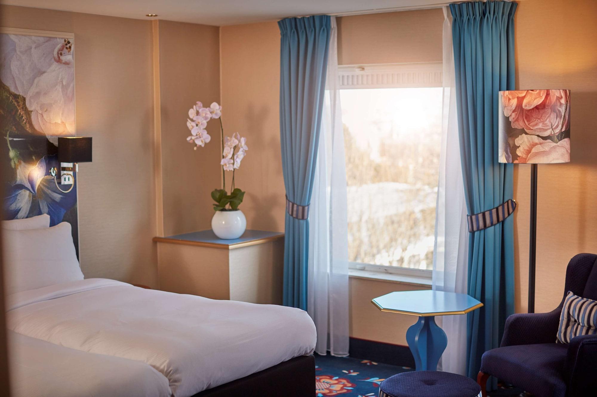 Carlton Ambassador 4* Den Haag