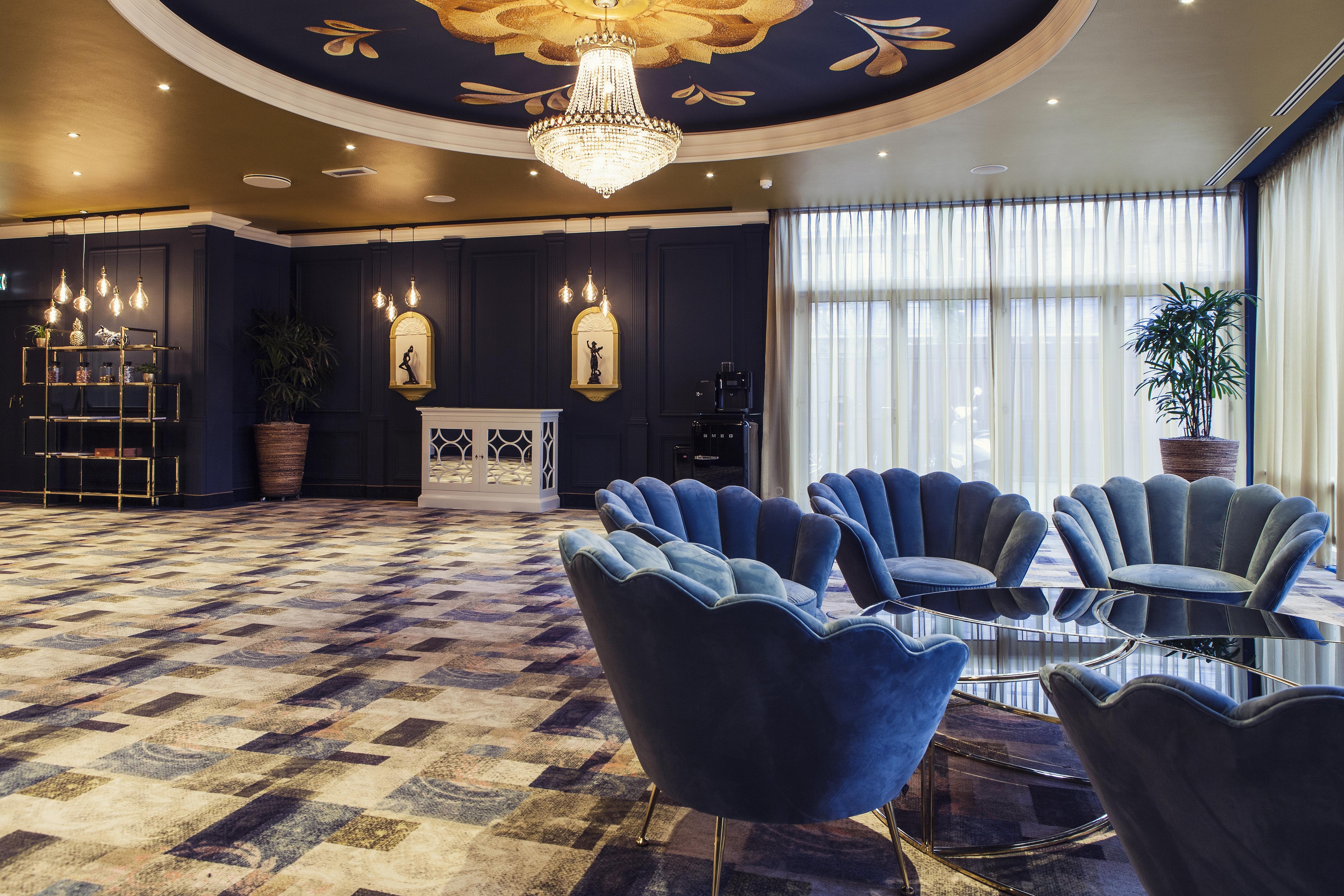 Hotel Carlton Ambassador 4*