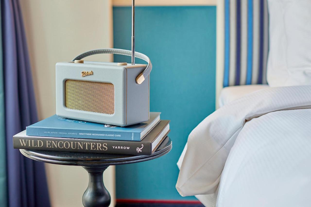 Carlton Ambassador Hotel 4*